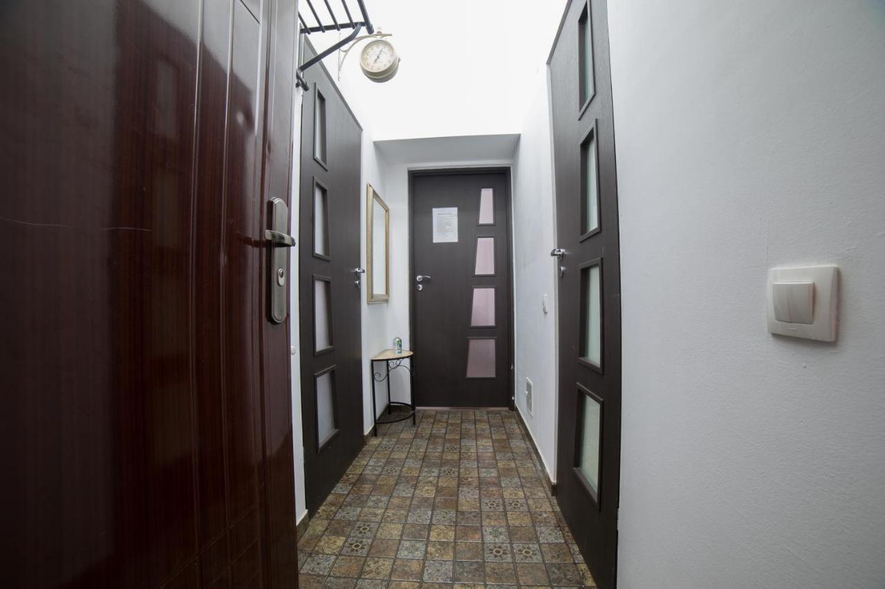 Central Studio Bnb Брашов Екстериор снимка
