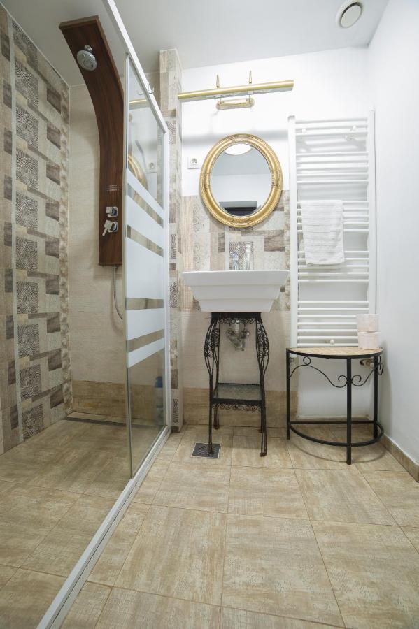 Central Studio Bnb Брашов Екстериор снимка